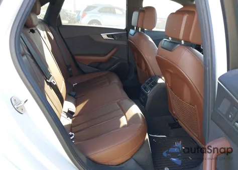 2019 Audi A4 40 Premium/40 Titanium Premium z USA, uszkodzony, nr VIN WAUGMAF44KN013713